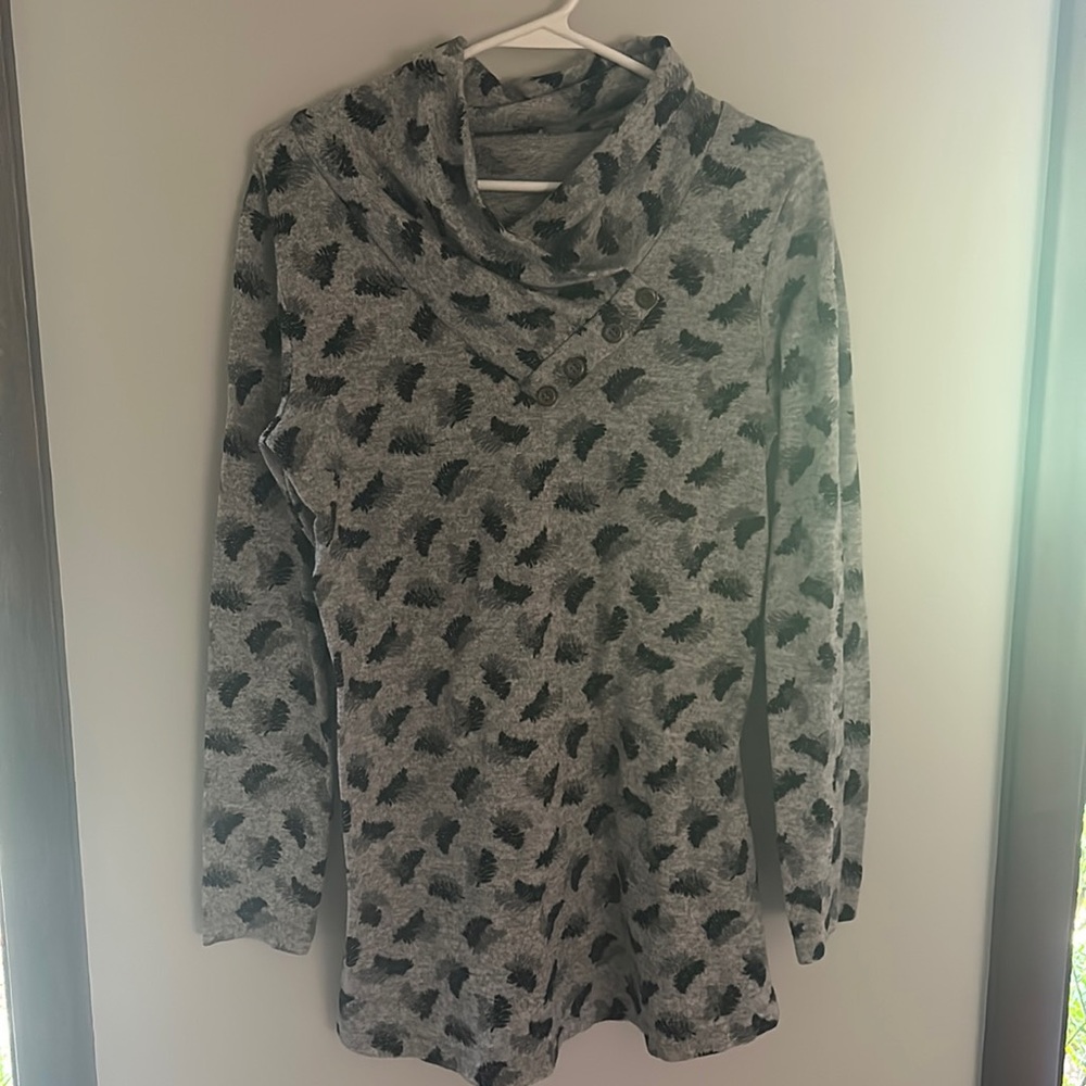 Stylish and comfortable women’s medium tunic